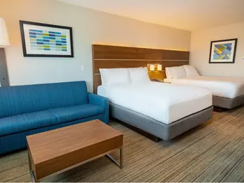 Holiday Inn Express Las Vegas 2 Queen Beds Suite