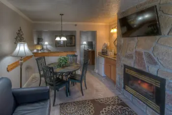 Willow Brook Lodge Family Suite South (Unit FS)